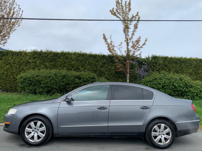 2007 Volkswagen Passat Sedan - Image 2
