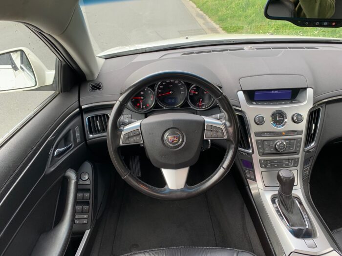 2010 Cadillac CTS Sedan - Image 11