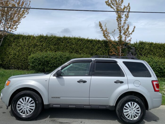 2008 Ford Escape XTL 4WD - Image 2