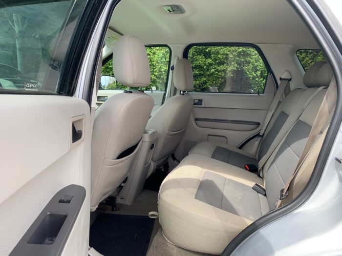 2008 Ford Escape XTL 4WD - Image 5