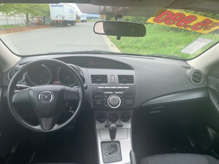 2010 Mazda 3 - Image 5