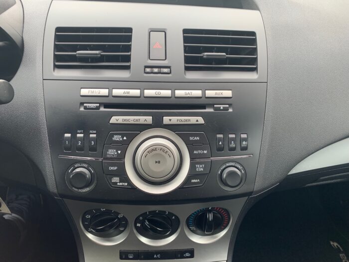 2010 Mazda 3 - Image 9