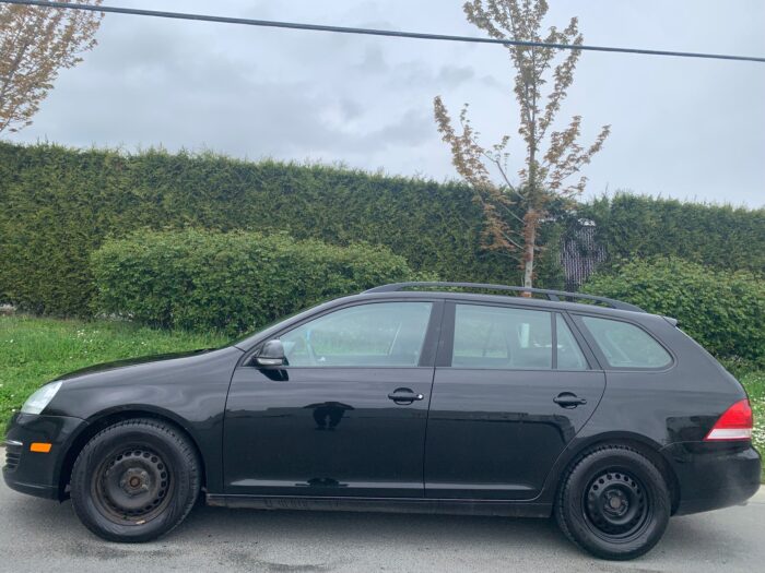 2009 Volkswagon Jetta Wagon - Image 2