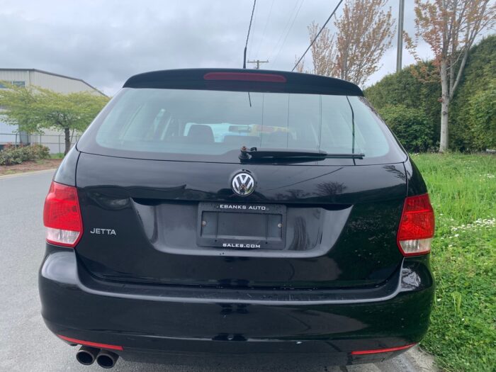 2009 Volkswagon Jetta Wagon - Image 9