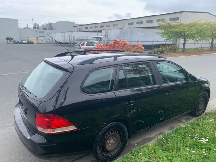 2009 Volkswagon Jetta Wagon - Image 10