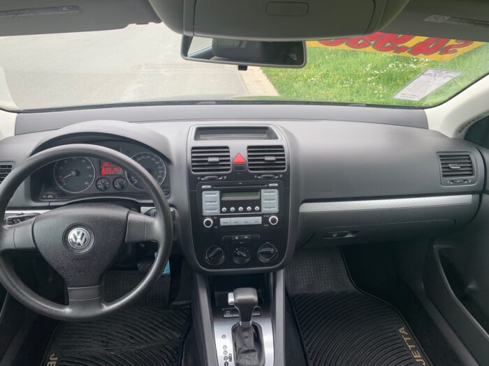 2009 Volkswagon Jetta Wagon - Image 6