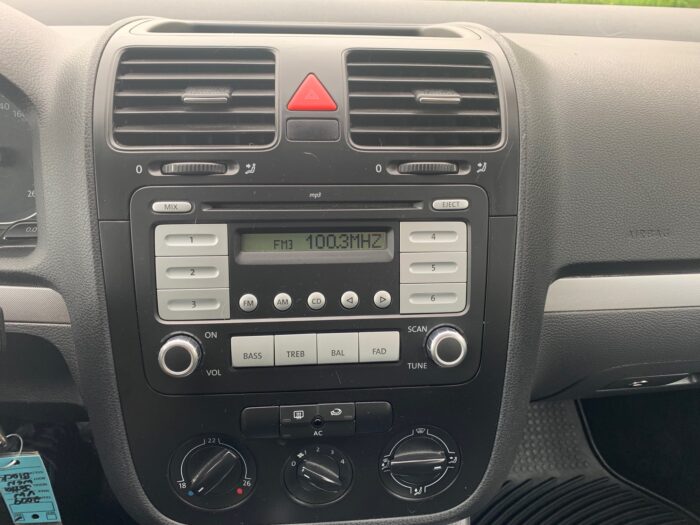 2009 Volkswagon Jetta Wagon - Image 11