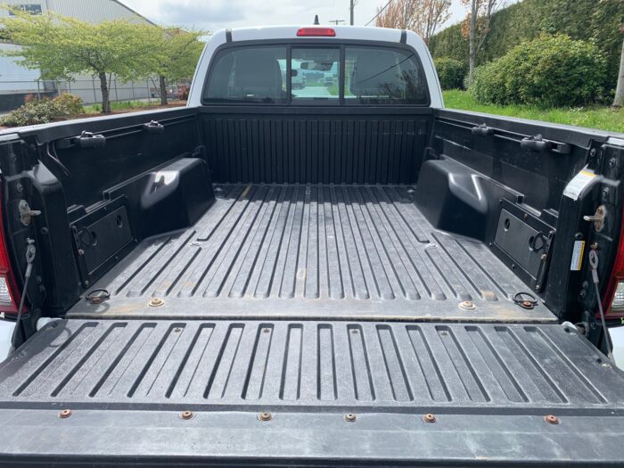 2018 Toyota Tacoma - Image 4